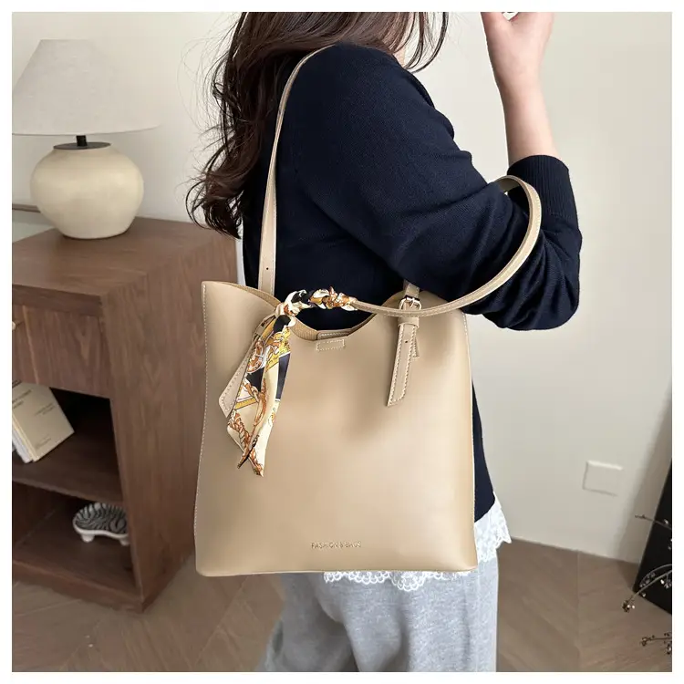 Brown Leather Shoulder Bag for Women Large Capacity — feature 11