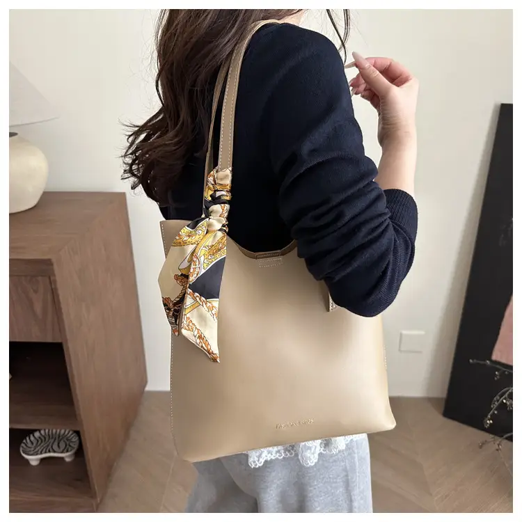 Brown Leather Shoulder Bag for Women Large Capacity — feature 12