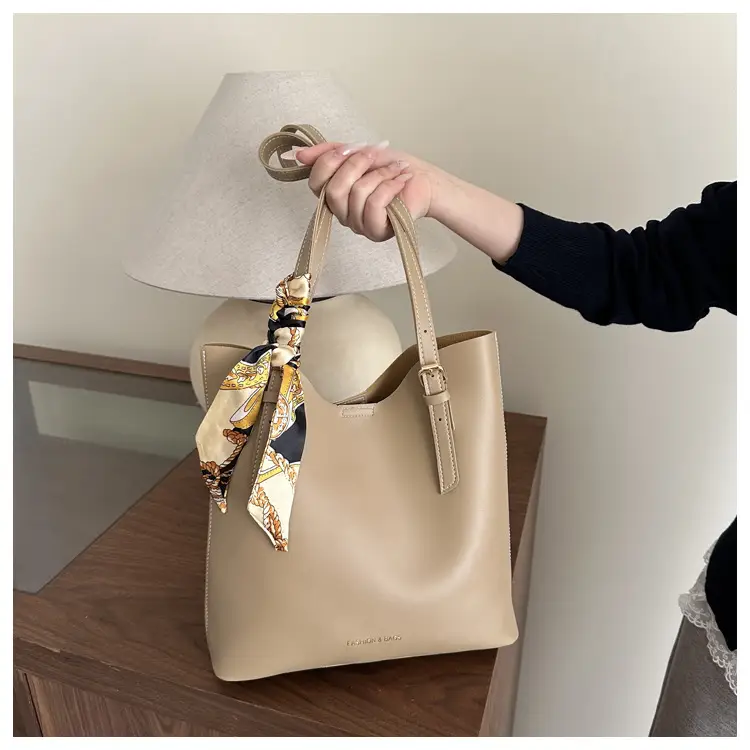 Brown Leather Shoulder Bag for Women Large Capacity — feature 13