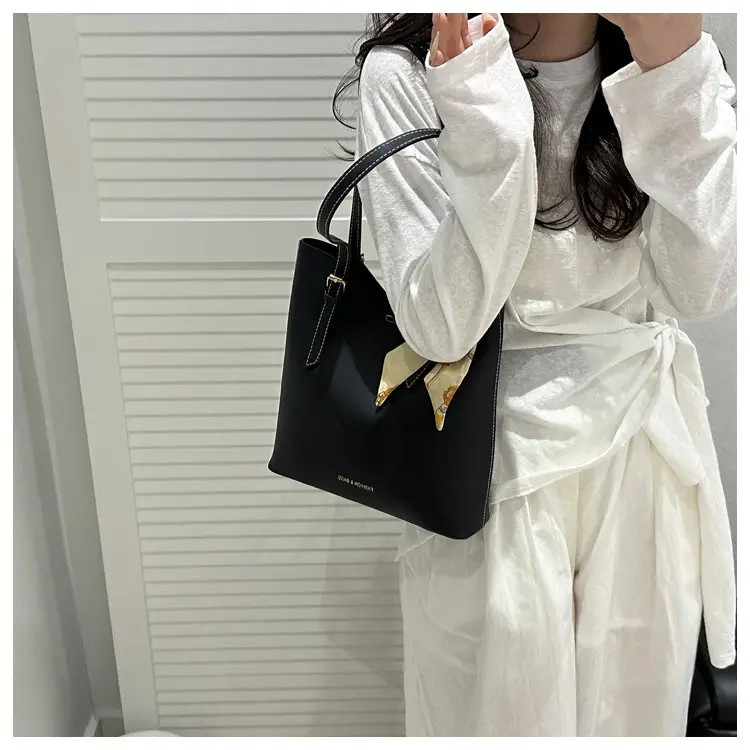 Brown Leather Shoulder Bag for Women Large Capacity — feature 15