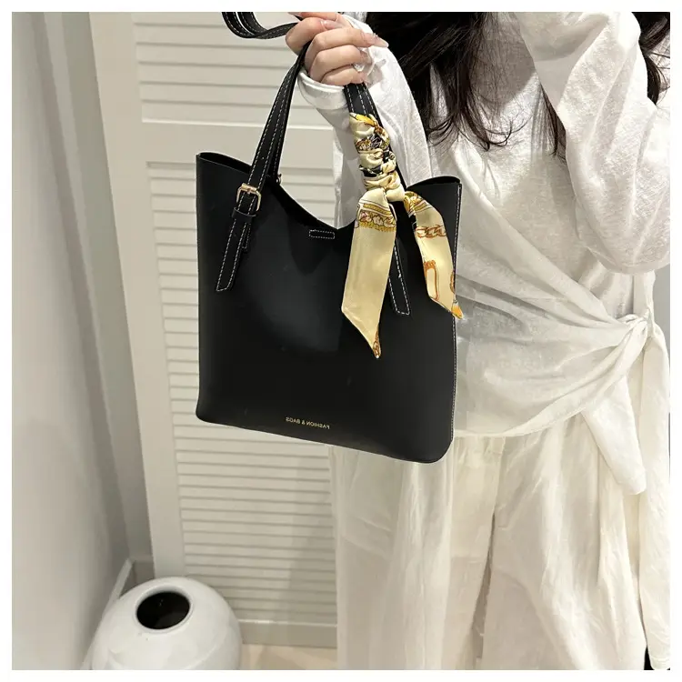 Brown Leather Shoulder Bag for Women Large Capacity — feature 16