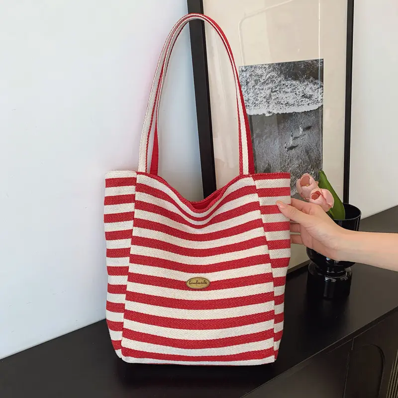 Striped Red White Women's Large Capacity Tote Bag - Image 3