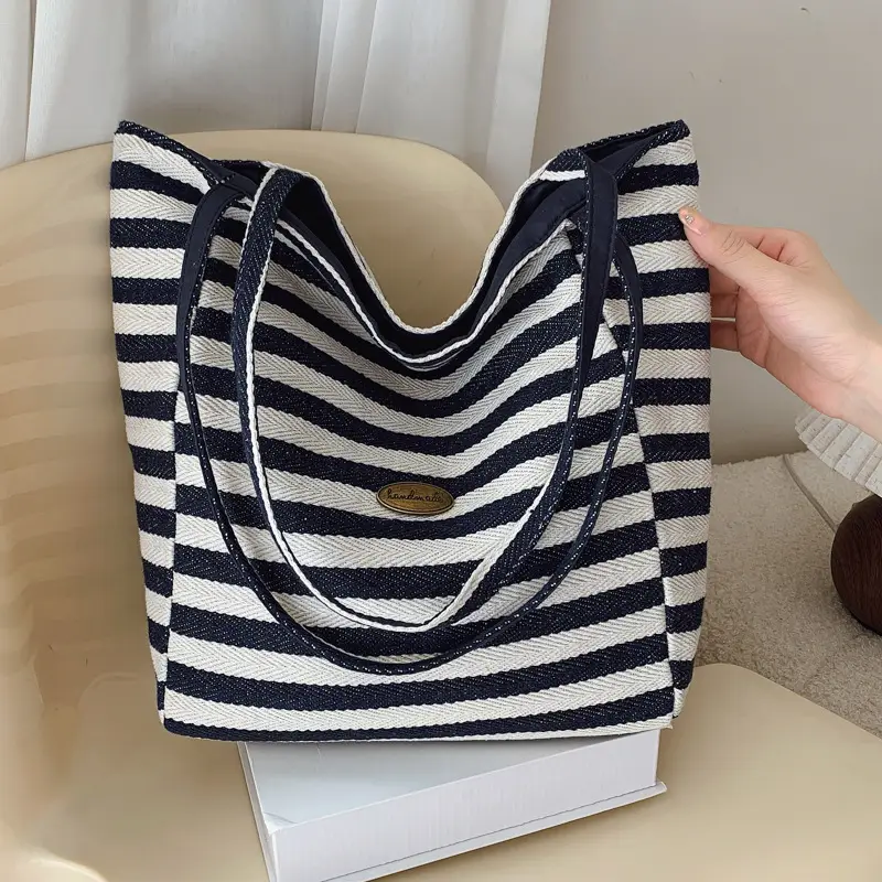 Striped Red White Women's Large Capacity Tote Bag - Image 4