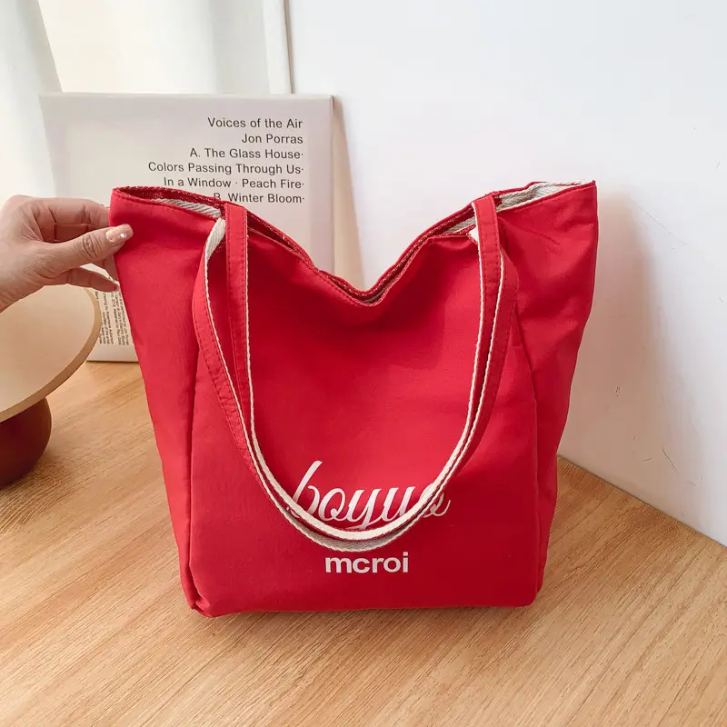 Striped Red White Women's Large Capacity Tote Bag - Image 5