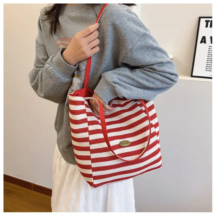 Striped Red White Women's Large Capacity Tote Bag — feature 18