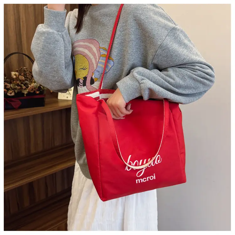 Striped Red White Women's Large Capacity Tote Bag — feature 20