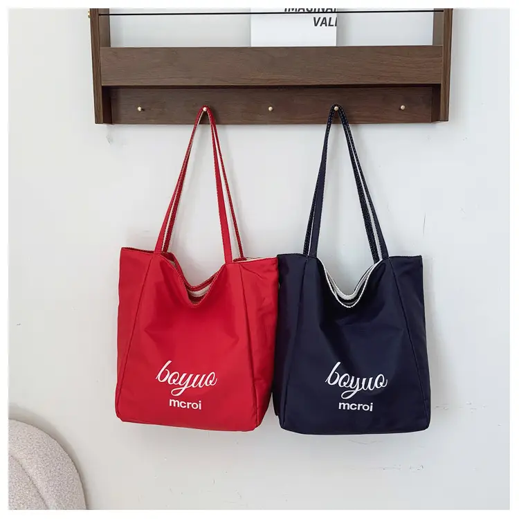 Striped Red White Women's Large Capacity Tote Bag — feature 25