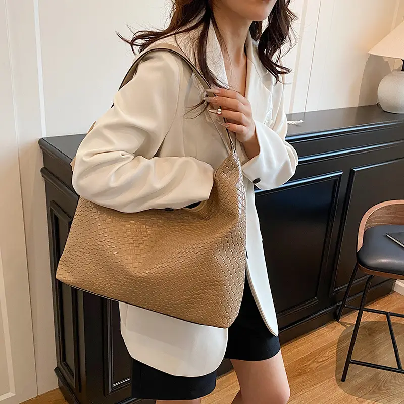 White Woven Large Shoulder Bag for Women 2025 - Image 8