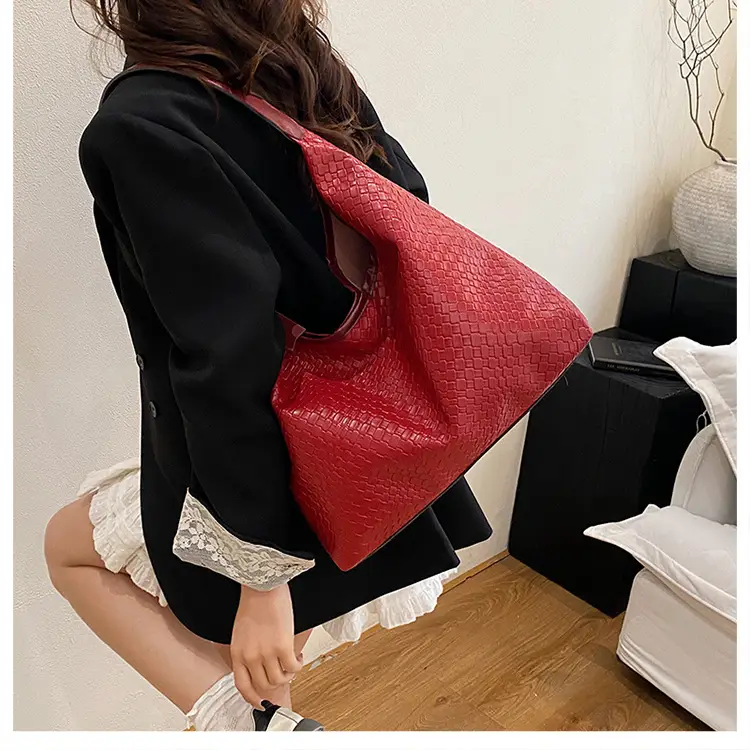 White Woven Large Shoulder Bag for Women 2025 — feature 11