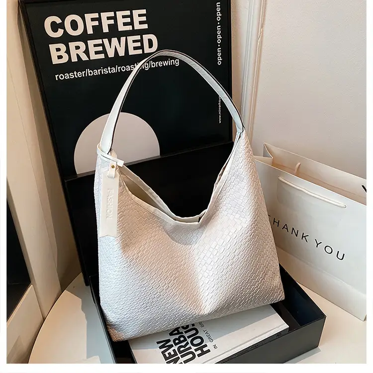 White Woven Large Shoulder Bag for Women 2025 — feature 22
