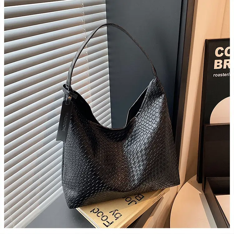 White Woven Large Shoulder Bag for Women 2025 — feature 24