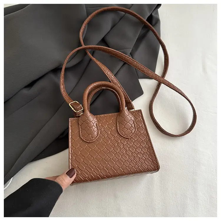 Retro Woven Handbag Brown 2025 New Trendy — feature 19