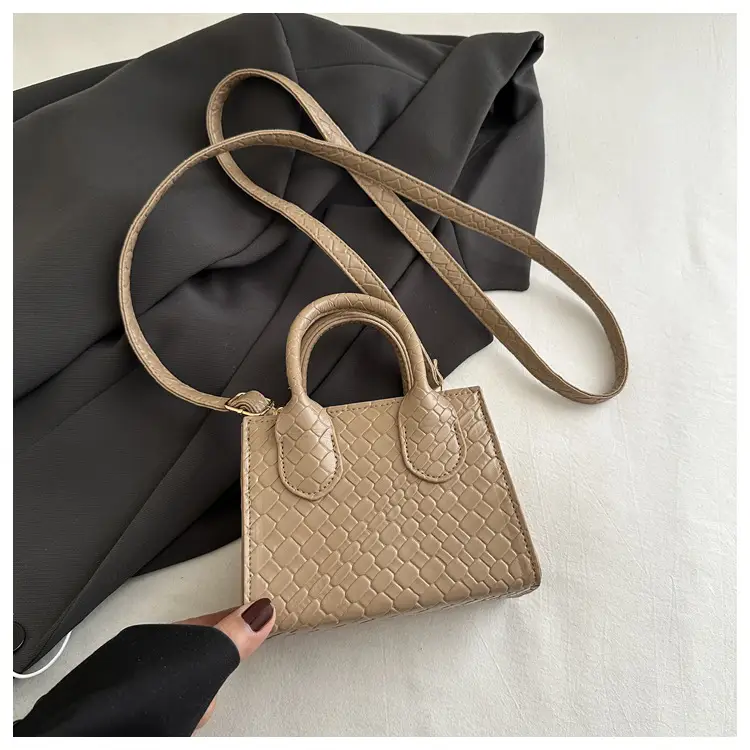 Retro Woven Handbag Brown 2025 New Trendy — feature 20