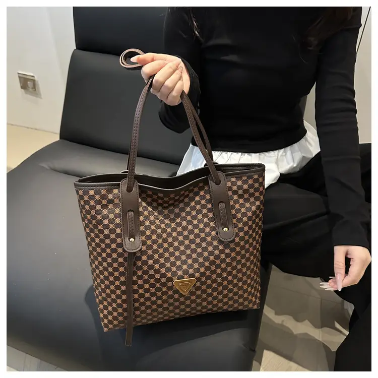 2025 Spring Tote Bag Large Capacity Portable Stylish Underarm Shoulder Bag — feature 13
