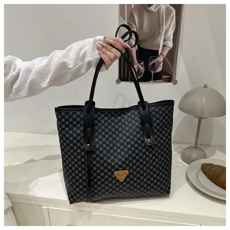 2025 Spring Tote Bag Large Capacity Portable Stylish Underarm Shoulder Bag — feature 16