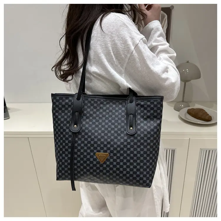 2025 Spring Tote Bag Large Capacity Portable Stylish Underarm Shoulder Bag — feature 17