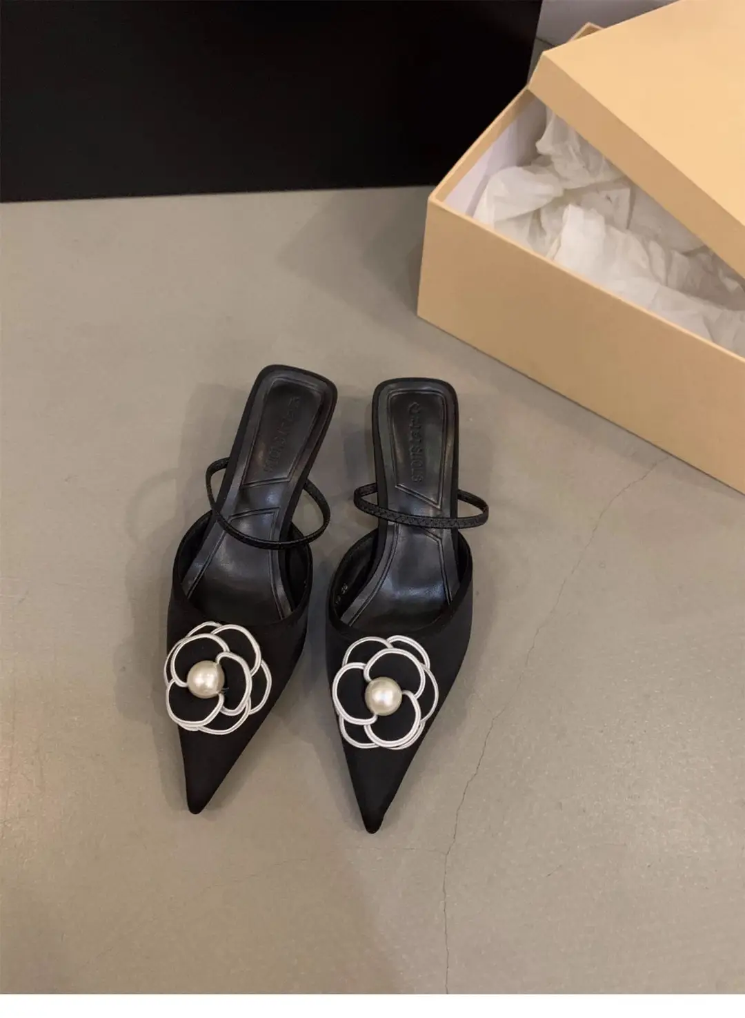 2026 New Summer Style Chanel-Inspired Half-Slipper Shoes, French-Style Retro Closed-Toe Half-Mules for Women — feature 14