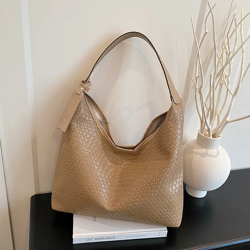 2025 Spring Woven Shoulder Bags Large Capacity Commuter Tote - Image 8