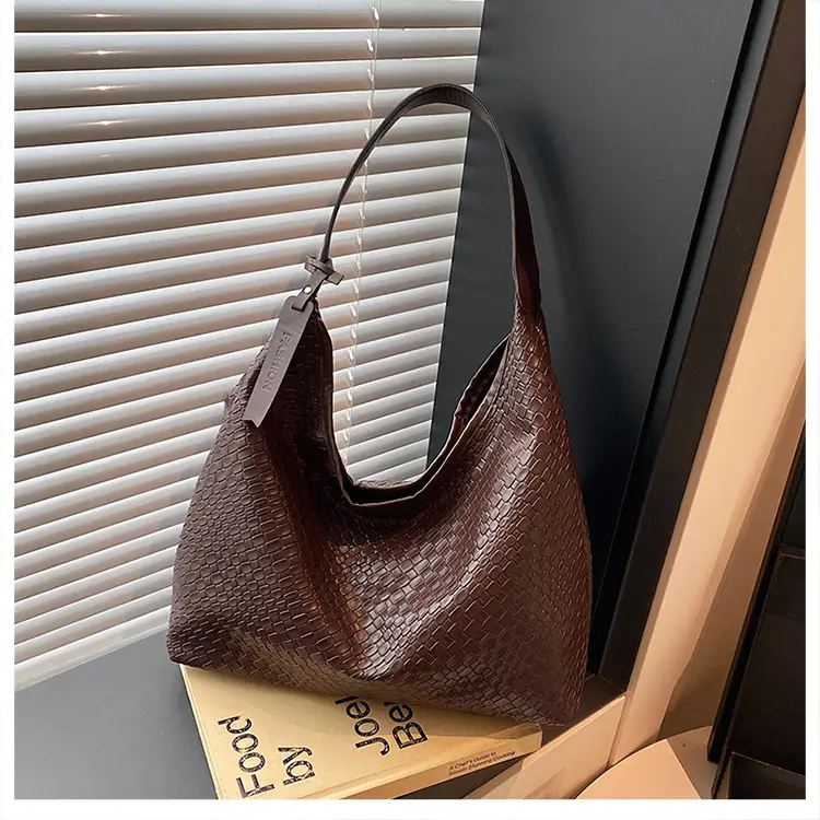 2025 Spring Woven Shoulder Bags Large Capacity Commuter Tote — feature 16