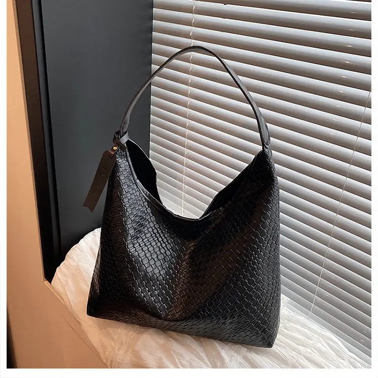 2025 Spring Woven Shoulder Bags Large Capacity Commuter Tote — feature 21