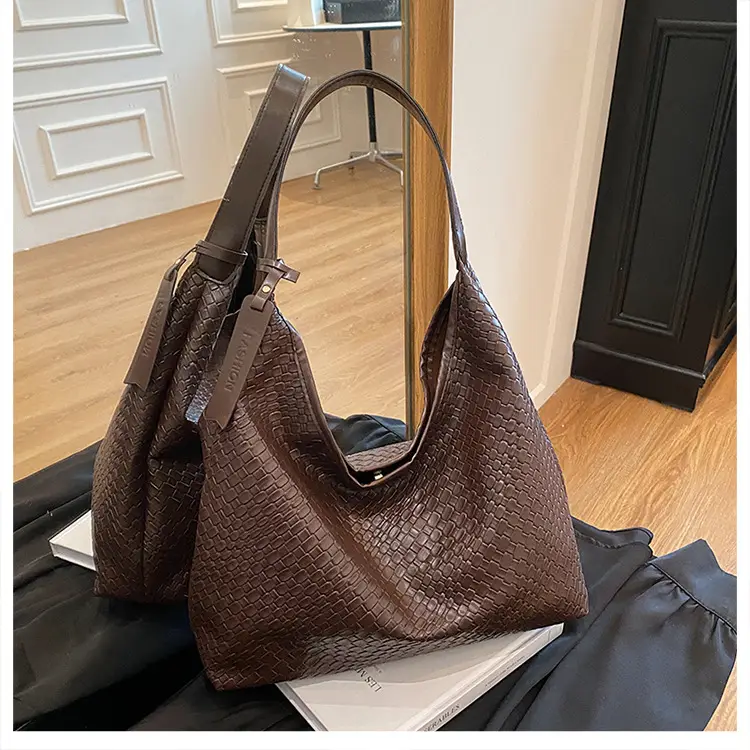 2025 Spring Woven Shoulder Bags Large Capacity Commuter Tote — feature 28