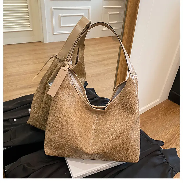 2025 Spring Woven Shoulder Bags Large Capacity Commuter Tote — feature 33