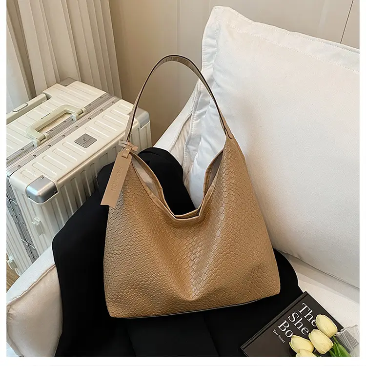 2025 Spring Woven Shoulder Bags Large Capacity Commuter Tote — feature 44