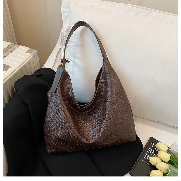 2025 Spring Woven Shoulder Bags Large Capacity Commuter Tote — feature 47