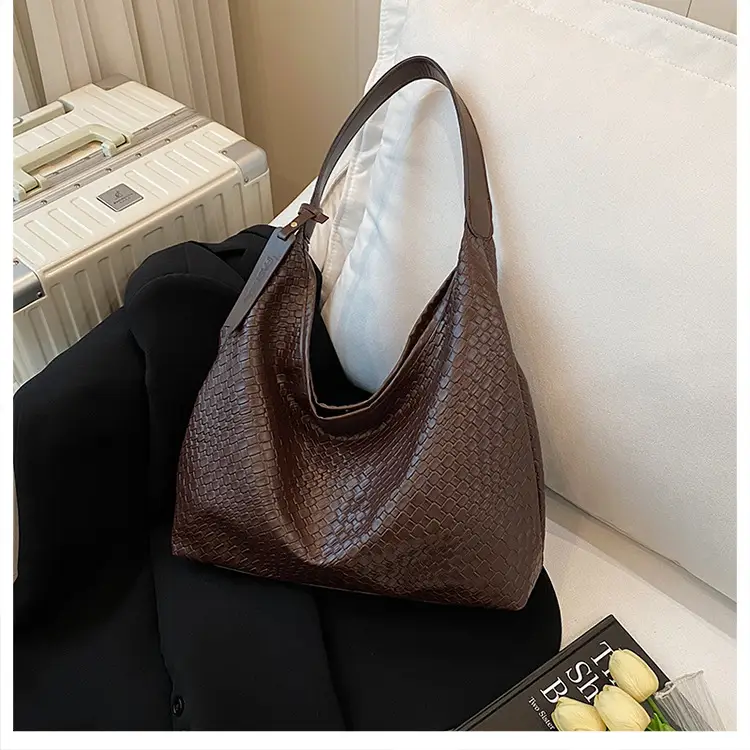 2025 Spring Woven Shoulder Bags Large Capacity Commuter Tote — feature 48