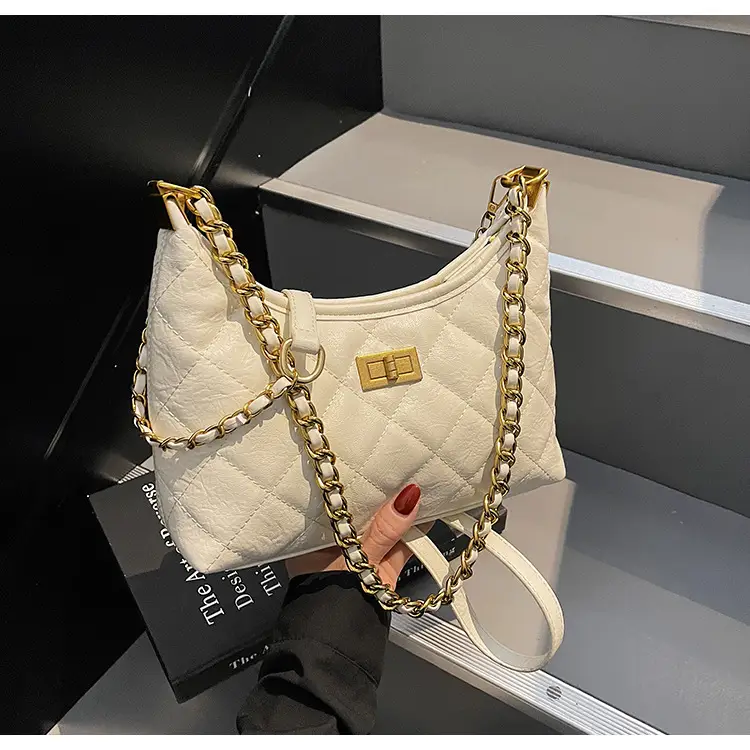 Vintage Rhombic Chain Tote Bag Women 2025 New Commute — feature 17
