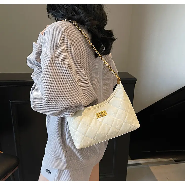 Vintage Rhombic Chain Tote Bag Women 2025 New Commute — feature 19