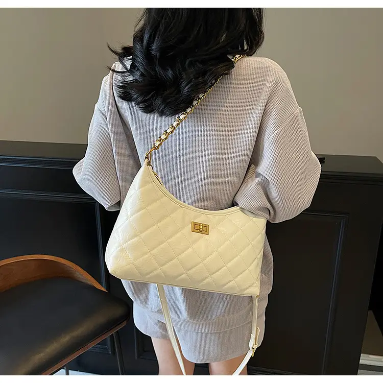 Vintage Rhombic Chain Tote Bag Women 2025 New Commute — feature 21