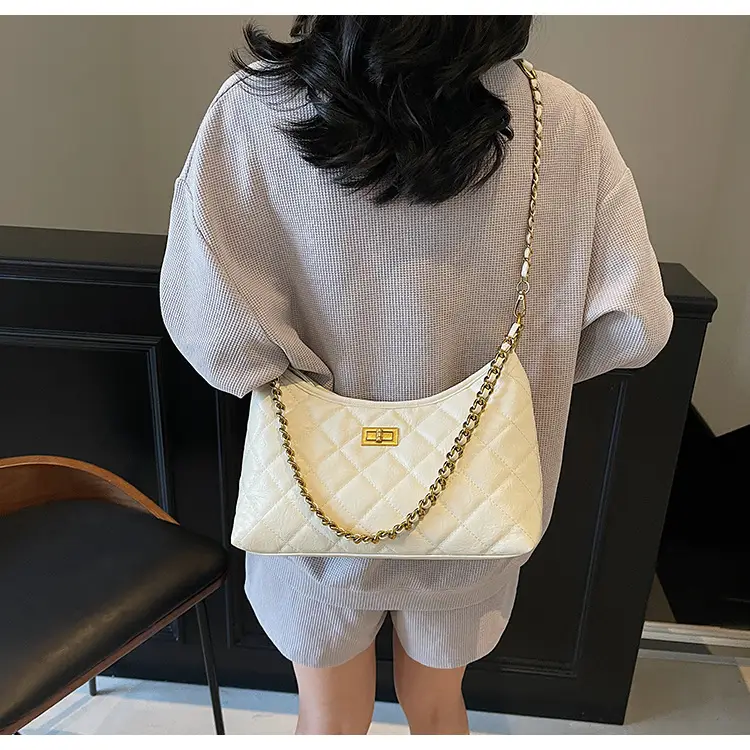 Vintage Rhombic Chain Tote Bag Women 2025 New Commute — feature 24