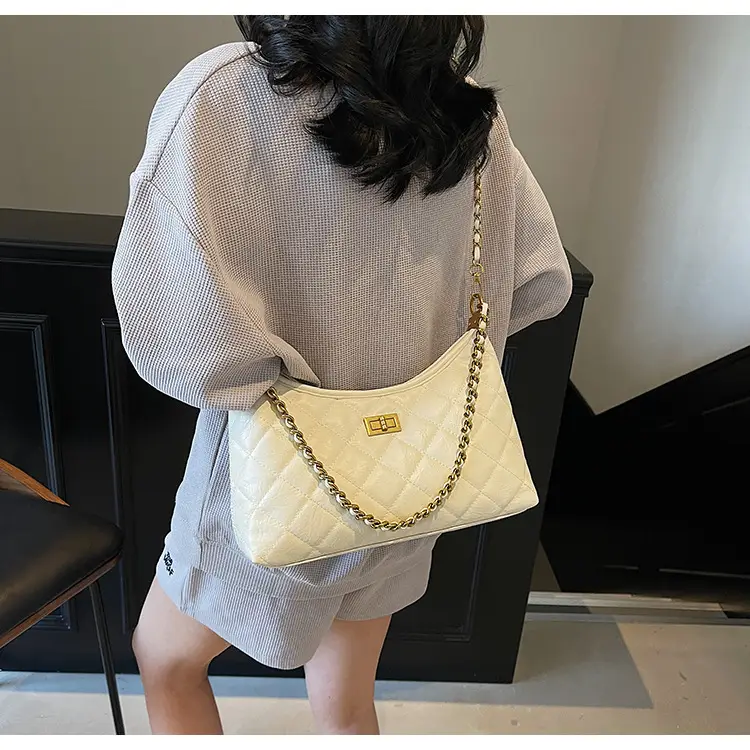 Vintage Rhombic Chain Tote Bag Women 2025 New Commute — feature 25