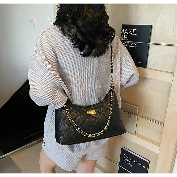 Vintage Rhombic Chain Tote Bag Women 2025 New Commute — feature 34
