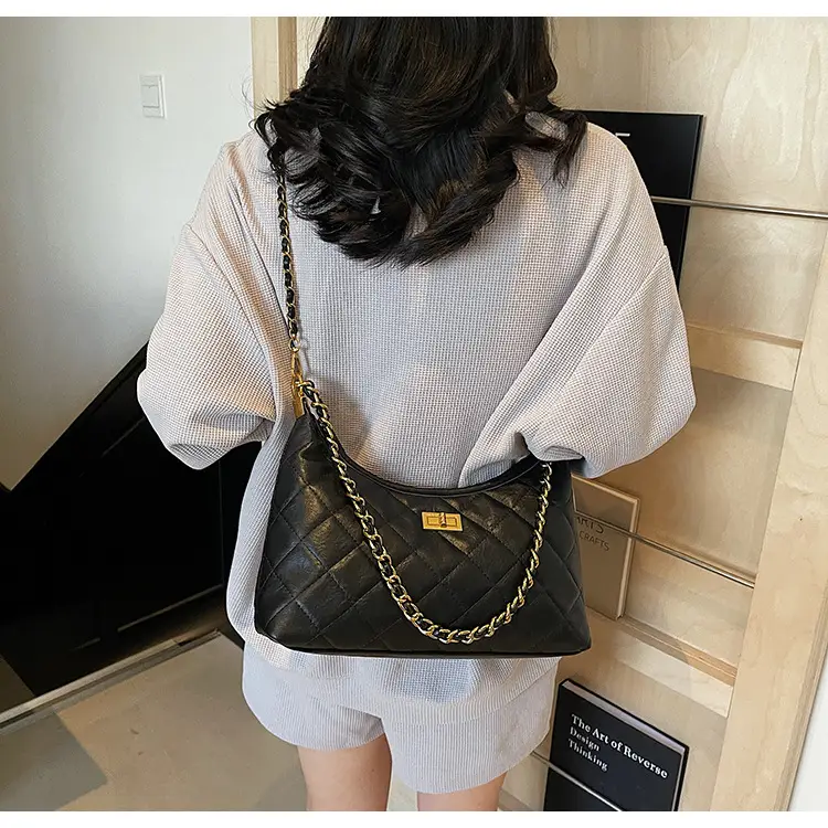 Vintage Rhombic Chain Tote Bag Women 2025 New Commute — feature 35