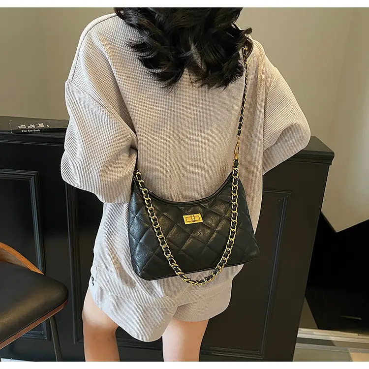 Vintage Rhombic Chain Tote Bag Women 2025 New Commute — feature 37