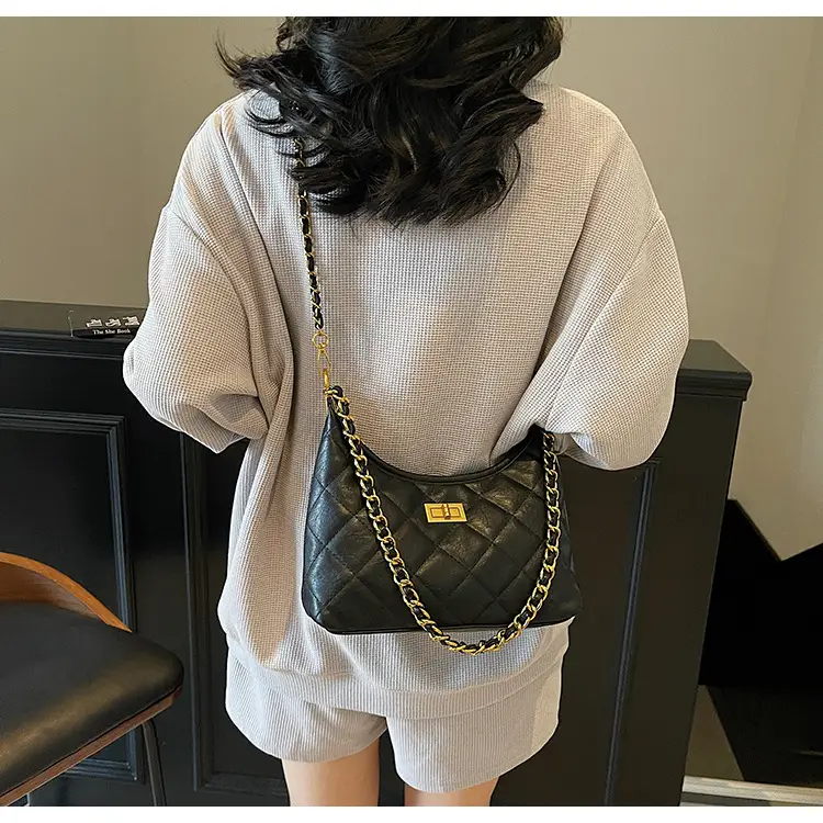 Vintage Rhombic Chain Tote Bag Women 2025 New Commute — feature 38