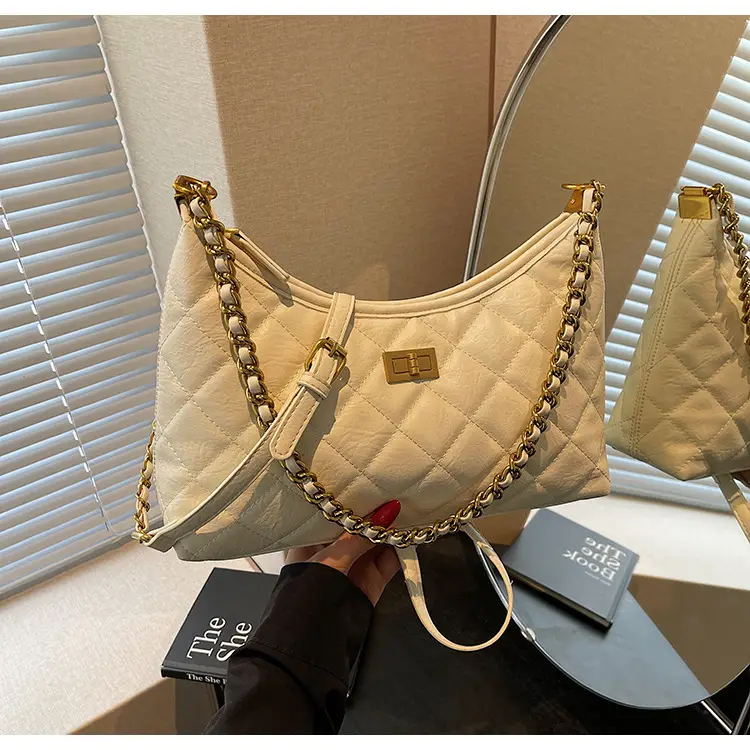 Vintage Rhombic Chain Tote Bag Women 2025 New Commute — feature 47