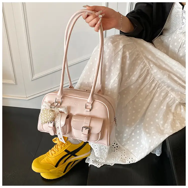 Korean Style Women's Leather Shoulder Bag 2026 — feature 17