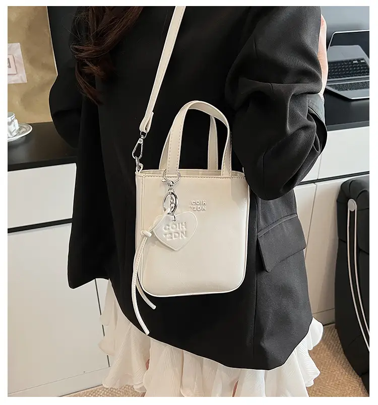Women's Cream Textured Bucket Bag 2025 Summer — feature 3