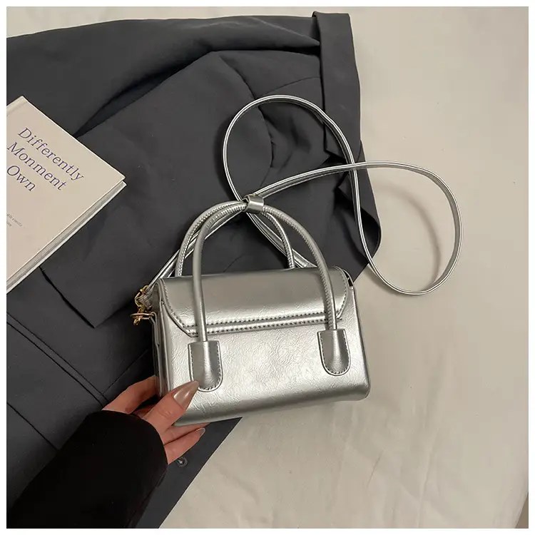 Red Minimalist Square Handbag for Women 2026 — feature 34