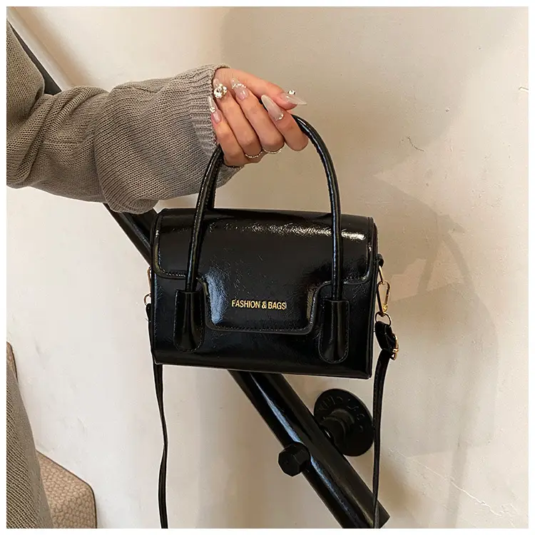 Red Minimalist Square Handbag for Women 2026 — feature 9