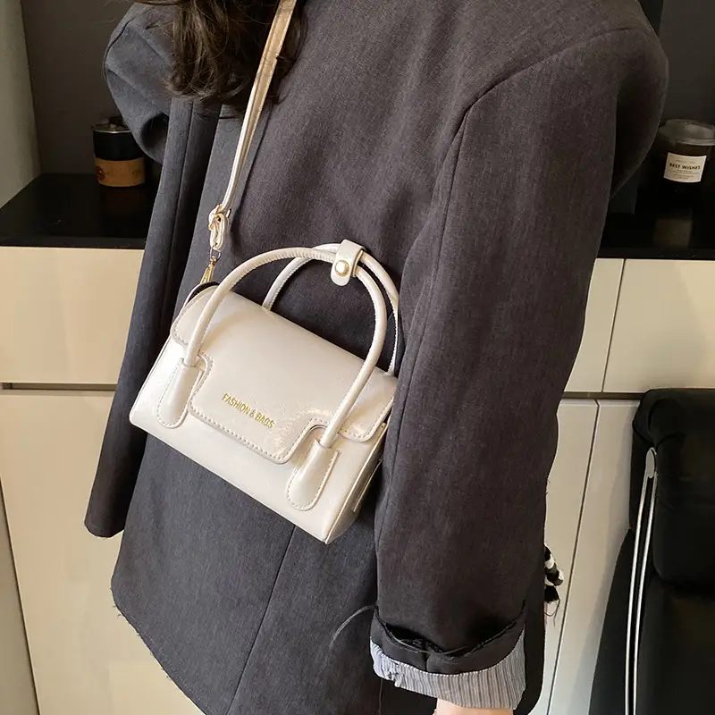 Red Minimalist Square Handbag for Women 2026 - Image 3