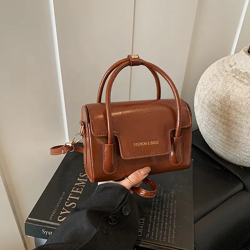 Red Minimalist Square Handbag for Women 2026 - Image 4