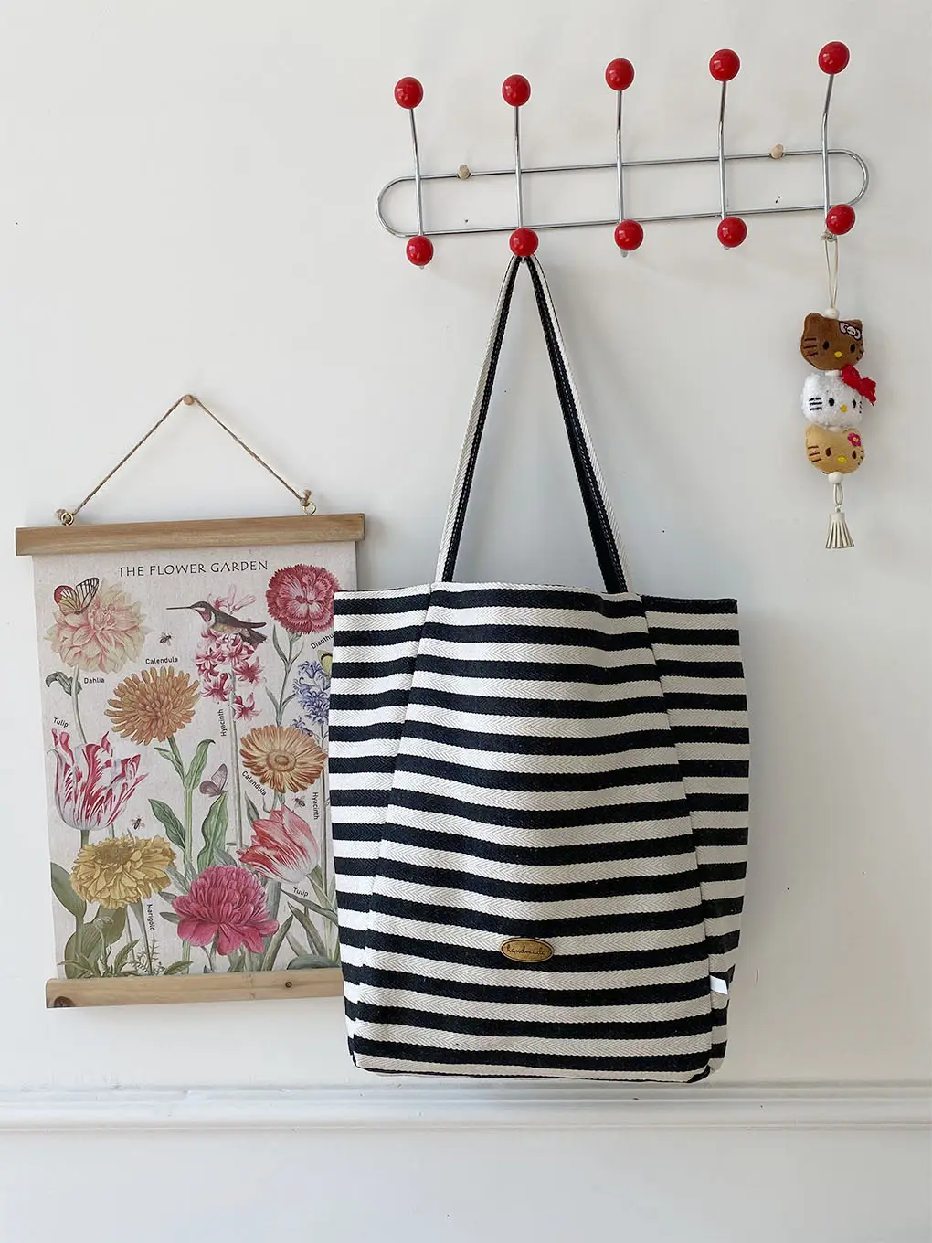 Retro Striped Nylon Shoulder Bag Large Capacity — feature 12