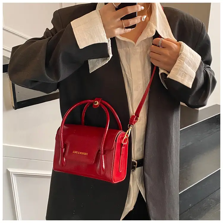 Silver Minimalist Shoulder Crossbody Bag for Women 2025 — feature 17