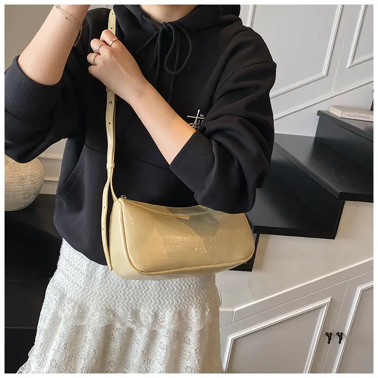 Women Shoulder Bag Tan Leather Commuter Bag 2025 Spring — feature 19