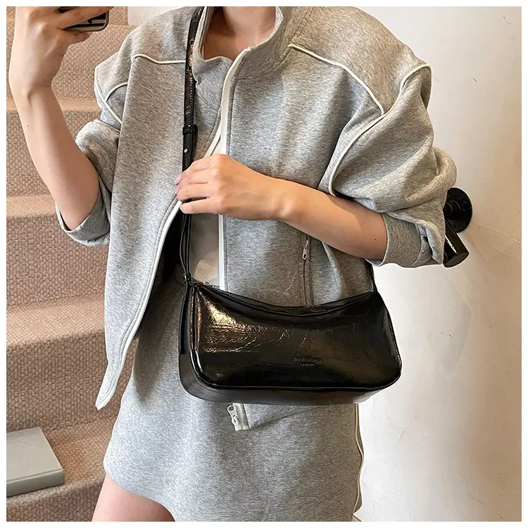 Women Shoulder Bag Tan Leather Commuter Bag 2025 Spring — feature 30