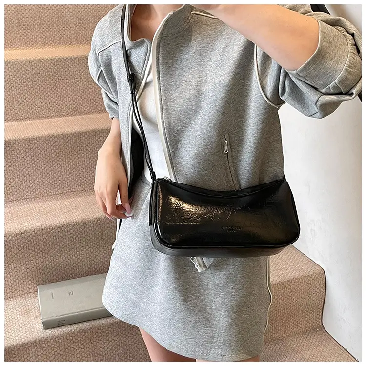 Women Shoulder Bag Tan Leather Commuter Bag 2025 Spring — feature 31